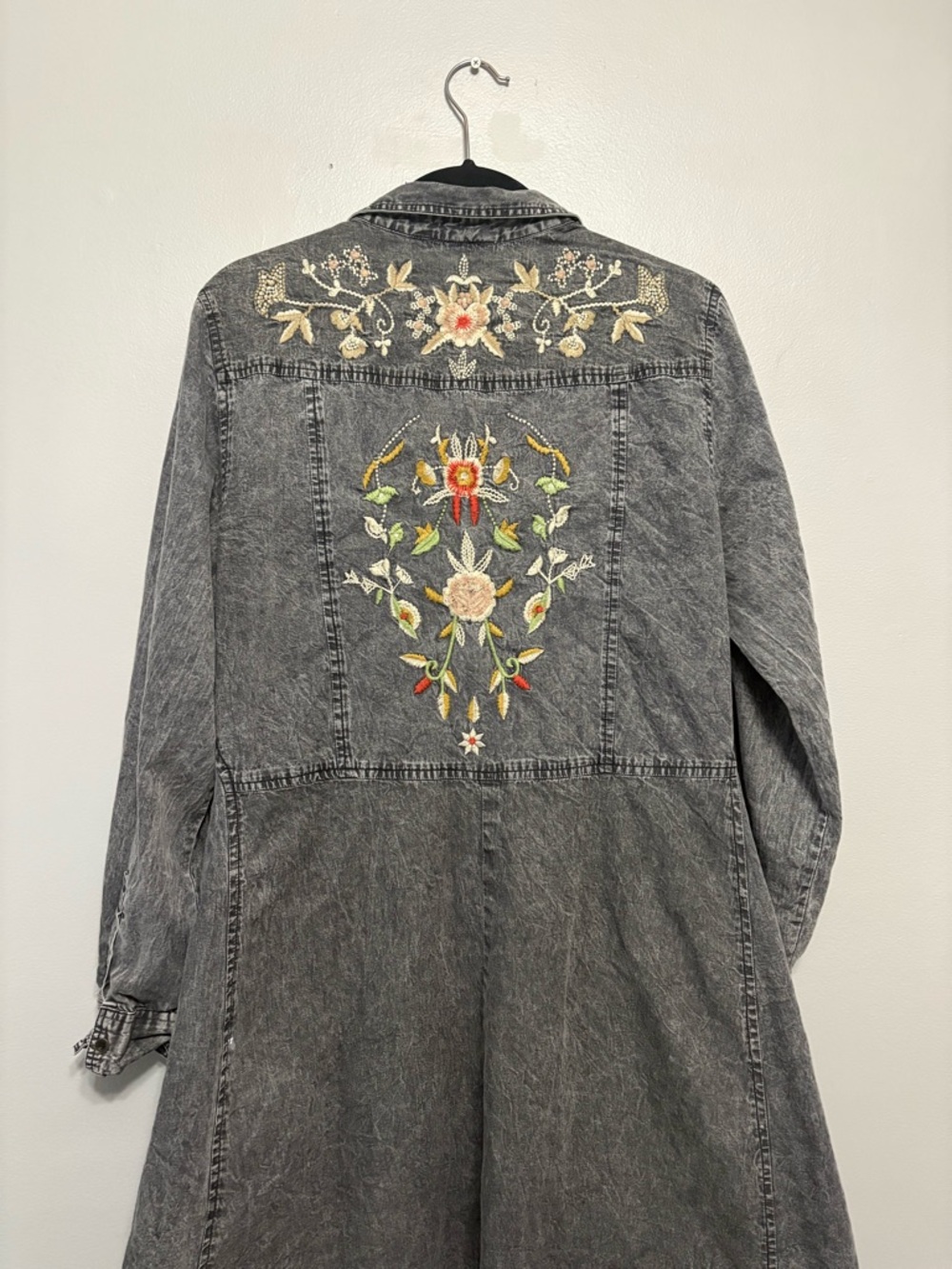 Nostalgia Gray 100% Cotton Denim Dress with Multicolor Floral Embroidery - Picture 3 of 9